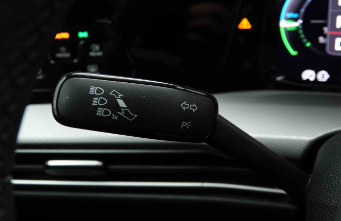 VOLKSWAGEN_VOLKSWAGEN_GOLF_2653837_16.jpg