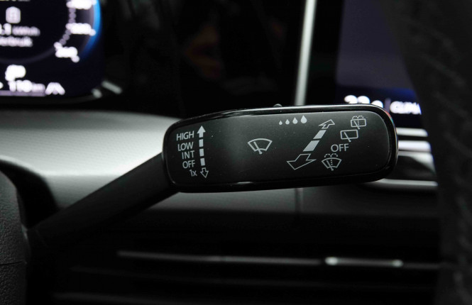VOLKSWAGEN_VOLKSWAGEN_GOLF_2653837_17.jpg