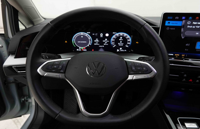 VOLKSWAGEN_VOLKSWAGEN_GOLF_2653837_8.jpg