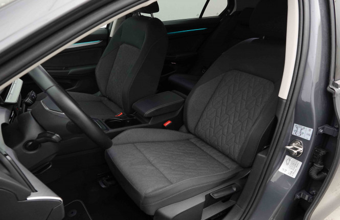 VOLKSWAGEN_VOLKSWAGEN_GOLF_2653842_6.jpg