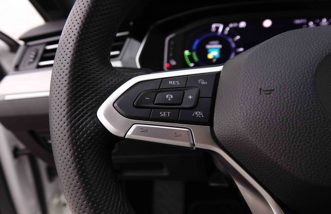 VOLKSWAGEN_VOLKSWAGEN_PASSATVAR_2548432_18.jpg
