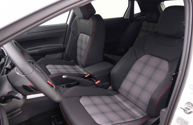 VOLKSWAGEN_VOLKSWAGEN_POLO_2548756_6.jpg