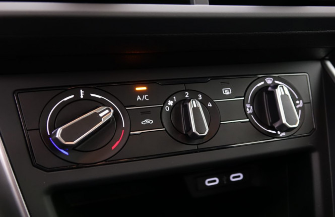 VOLKSWAGEN_VOLKSWAGEN_POLO_2548986_13.jpg