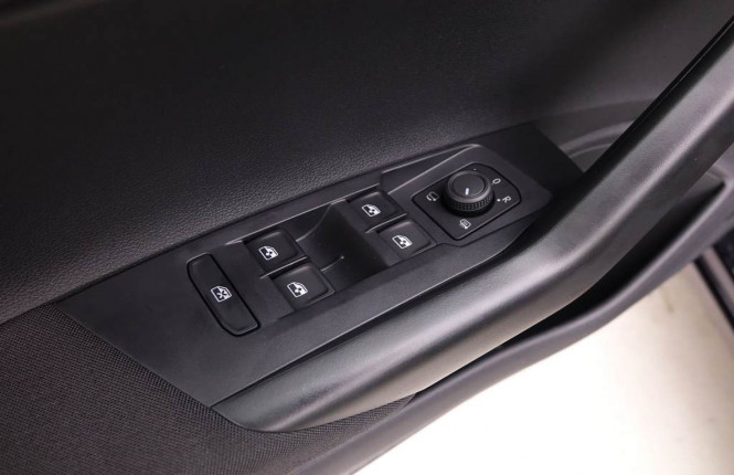 VOLKSWAGEN_VOLKSWAGEN_POLO_2548986_17.jpg