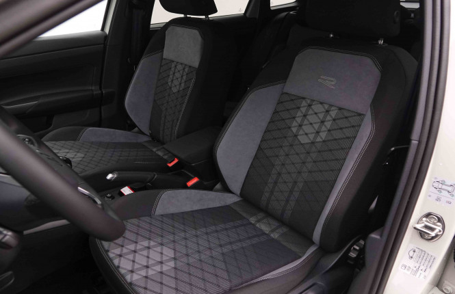 VOLKSWAGEN_VOLKSWAGEN_TAIGO_2550844_6.jpg VOLKSWAGEN_VOLKSWAGEN_TAIGO_2550844_6.jpg