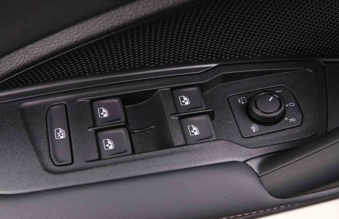 VOLKSWAGEN_VOLKSWAGEN_TAYRON_2548793_24.jpg