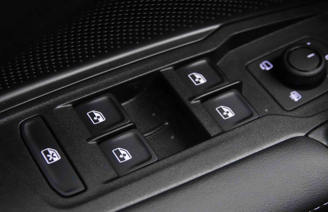 VOLKSWAGEN_VOLKSWAGEN_TAYRON_2653692_51.jpg