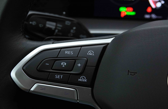 VOLKSWAGEN_VOLKSWAGEN_TAYRON_2654544_48.jpg