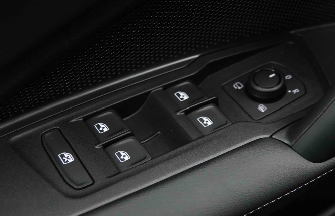 VOLKSWAGEN_VOLKSWAGEN_TAYRON_2654545_53.jpg