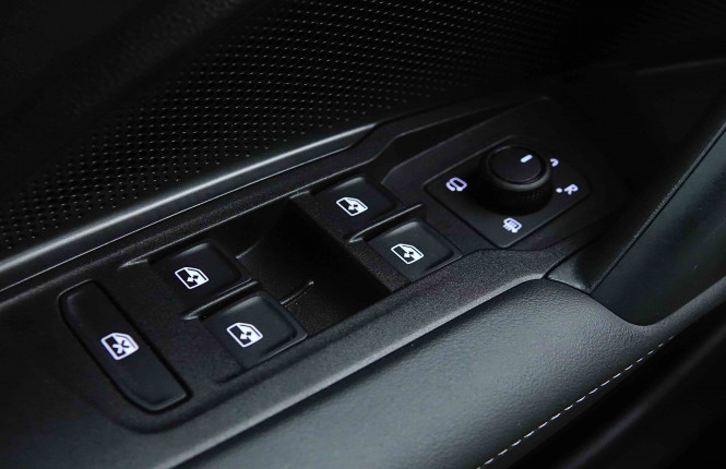 VOLKSWAGEN_VOLKSWAGEN_TAYRON_2654547_74.jpg