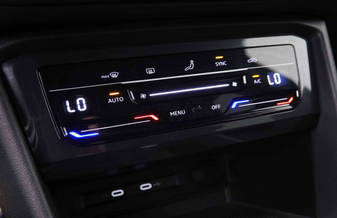 VOLKSWAGEN_VOLKSWAGEN_TIGUAN_2548869_16.jpg