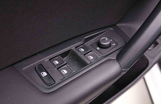 VOLKSWAGEN_VOLKSWAGEN_TIGUAN_2548877_20.jpg