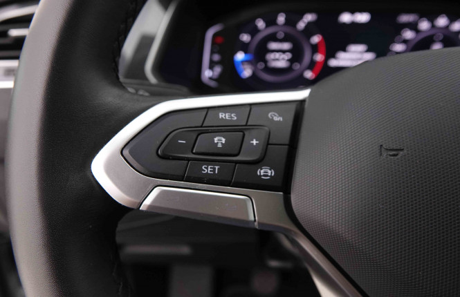 VOLKSWAGEN_VOLKSWAGEN_TIGUAN_2549597_19.jpg