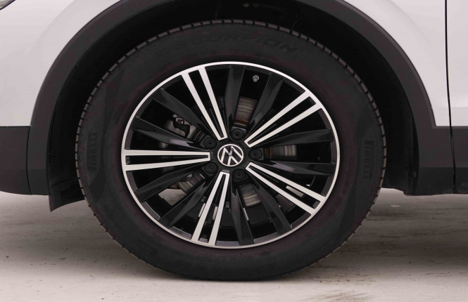 VOLKSWAGEN_VOLKSWAGEN_TIGUAN_2549597_22.jpg