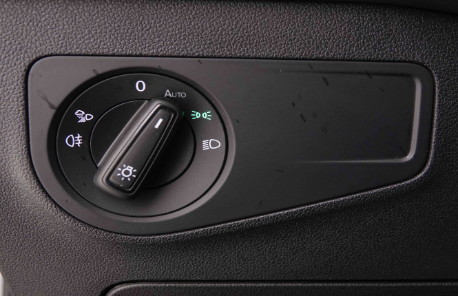 VOLKSWAGEN_VOLKSWAGEN_TIGUAN_2549597_9.jpg