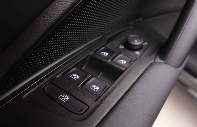 VOLKSWAGEN_VOLKSWAGEN_TIGUAN_2550192_22.jpg