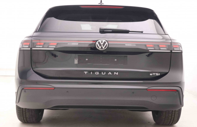 VOLKSWAGEN_VOLKSWAGEN_TIGUAN_2550192_30.jpg
