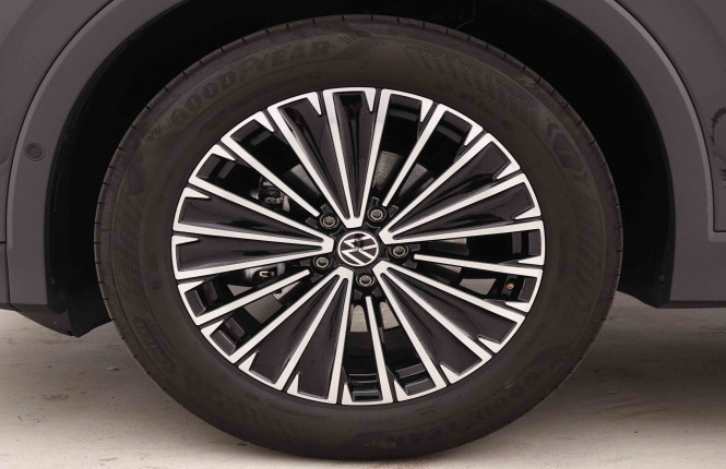 VOLKSWAGEN_VOLKSWAGEN_TIGUAN_2550656_25.jpg
