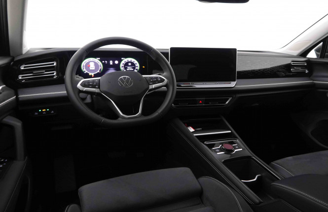 VOLKSWAGEN_VOLKSWAGEN_TIGUAN_2550656_8.jpg