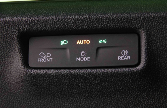 VOLKSWAGEN_VOLKSWAGEN_TIGUAN_2550656_9.jpg