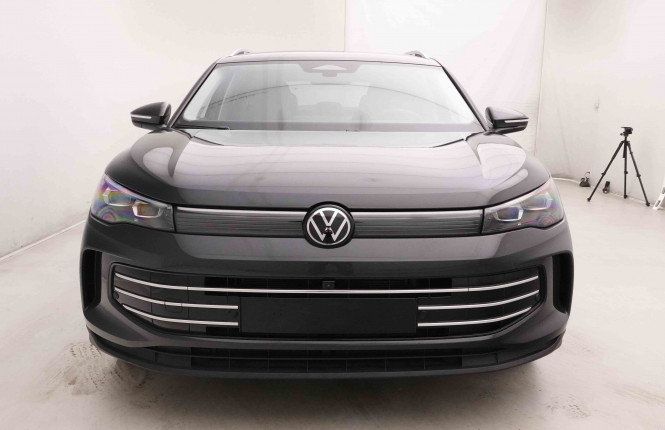 VOLKSWAGEN_VOLKSWAGEN_TIGUAN_2652423_60.jpg