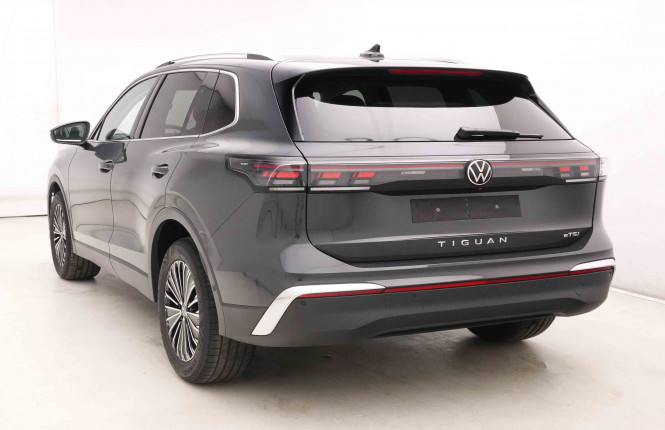 VOLKSWAGEN_VOLKSWAGEN_TIGUAN_2652423_62.jpg