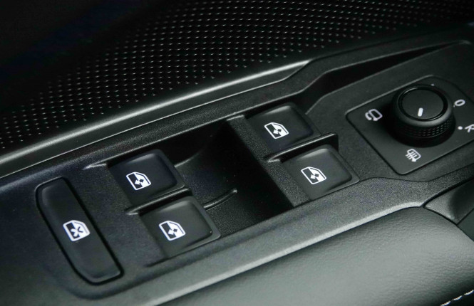 VOLKSWAGEN_VOLKSWAGEN_TIGUAN_2652549_22.jpg