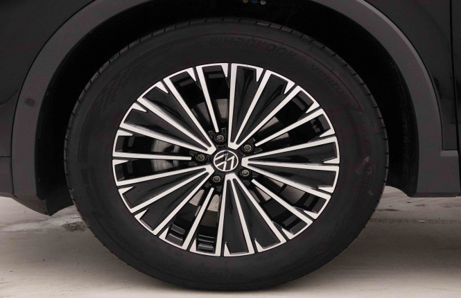 VOLKSWAGEN_VOLKSWAGEN_TIGUAN_2652945_24.jpg