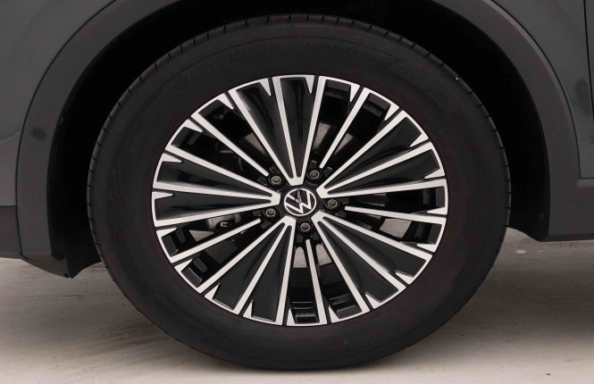 VOLKSWAGEN_VOLKSWAGEN_TIGUAN_2652947_24.jpg