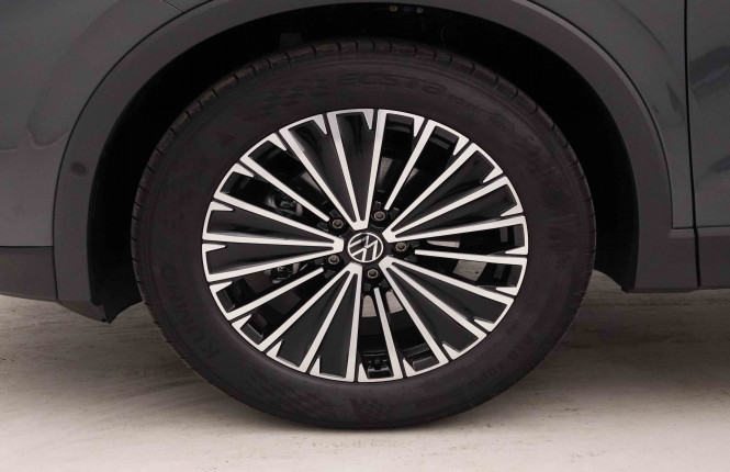 VOLKSWAGEN_VOLKSWAGEN_TIGUAN_2652948_19.jpg