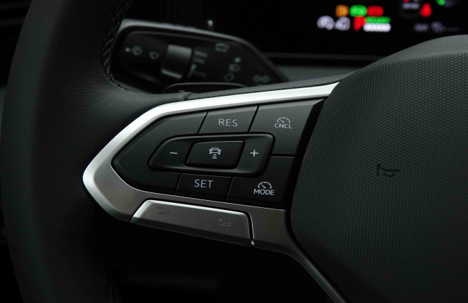 VOLKSWAGEN_VOLKSWAGEN_TIGUAN_2653514_19.jpg