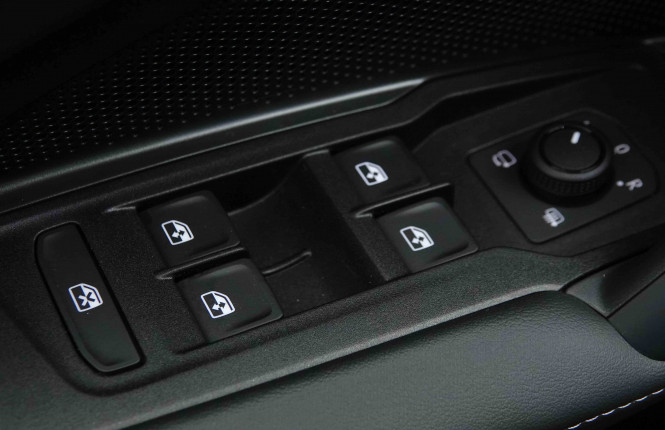 VOLKSWAGEN_VOLKSWAGEN_TIGUAN_2653514_22.jpg
