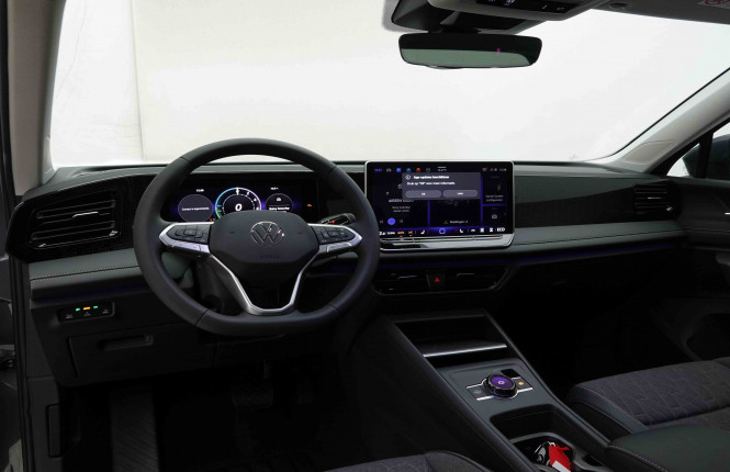 VOLKSWAGEN_VOLKSWAGEN_TIGUAN_2653514_8.jpg