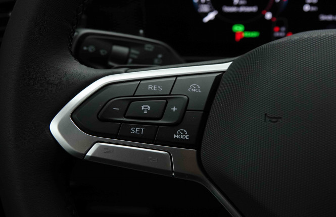 VOLKSWAGEN_VOLKSWAGEN_TIGUAN_2653518_19.jpg