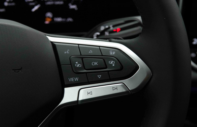 VOLKSWAGEN_VOLKSWAGEN_TIGUAN_2653520_19.jpg