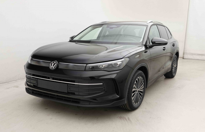 VOLKSWAGEN_VOLKSWAGEN_TIGUAN_2653520_24.jpg