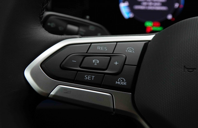 VOLKSWAGEN_VOLKSWAGEN_TIGUAN_2654016_18.jpg VOLKSWAGEN_VOLKSWAGEN_TIGUAN_2654016_18.jpg