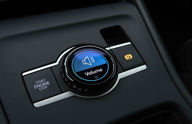 VOLKSWAGEN_VOLKSWAGEN_TIGUAN_2654017_15.jpg