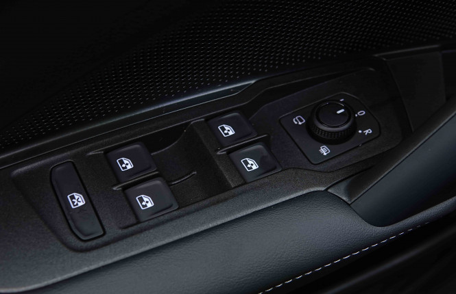 VOLKSWAGEN_VOLKSWAGEN_TIGUAN_2654017_22.jpg