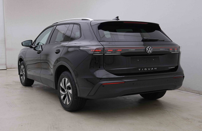 VOLKSWAGEN_VOLKSWAGEN_TIGUAN_2654136_29.jpg