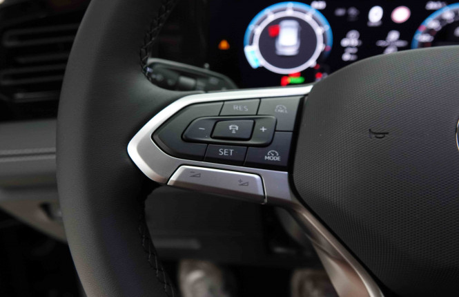 VOLKSWAGEN_VOLKSWAGEN_TIGUAN_2654328_17.jpg