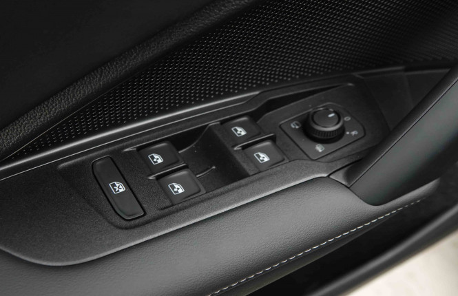 VOLKSWAGEN_VOLKSWAGEN_TIGUAN_2654328_20.jpg