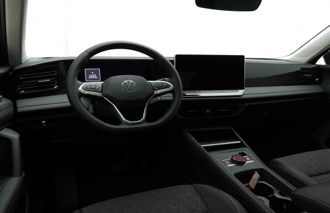VOLKSWAGEN_VOLKSWAGEN_TIGUAN_2654328_8.jpg