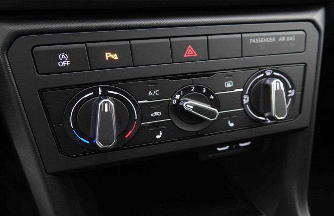 VOLKSWAGEN_VOLKSWAGEN_T_CROSS_2549347_14.jpg