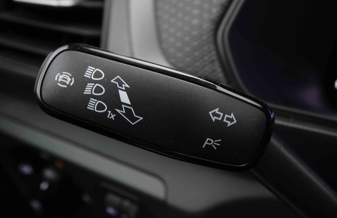 VOLKSWAGEN_VOLKSWAGEN_T_CROSS_2549347_16.jpg