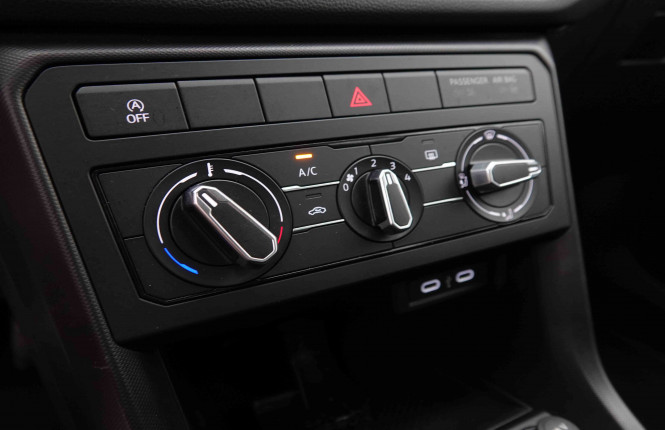 VOLKSWAGEN_VOLKSWAGEN_T_CROSS_2549406_13.jpg