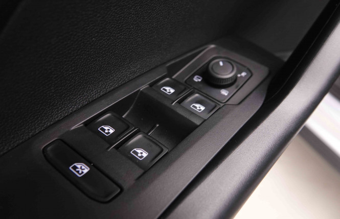 VOLKSWAGEN_VOLKSWAGEN_T_CROSS_2549633_20.jpg