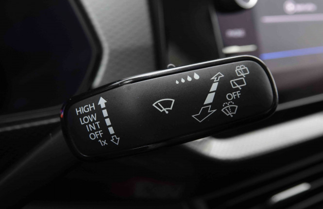 VOLKSWAGEN_VOLKSWAGEN_T_CROSS_2549665_17.jpg