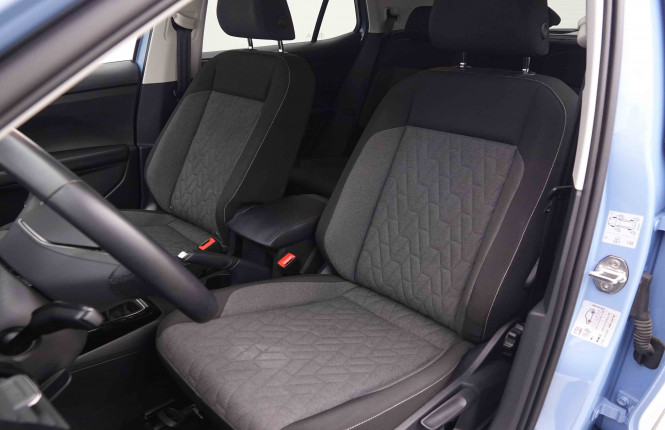 VOLKSWAGEN_VOLKSWAGEN_T_CROSS_2549665_6.jpg