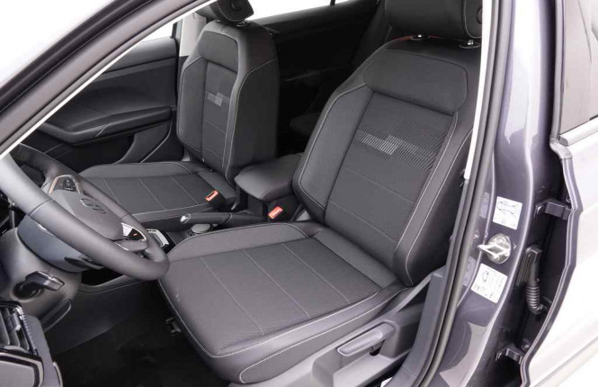 VOLKSWAGEN_VOLKSWAGEN_T_CROSS_2549701_6.jpg